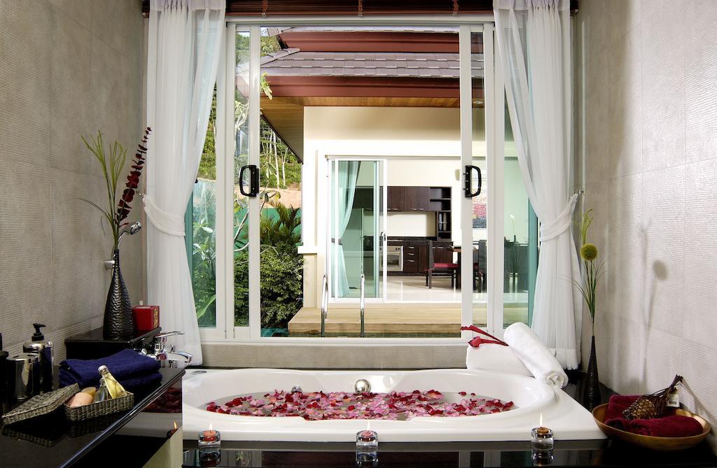 Karon Beach Walk Villa Phuket Room photo
