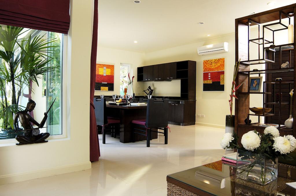 Karon Beach Walk Villa Phuket Room photo